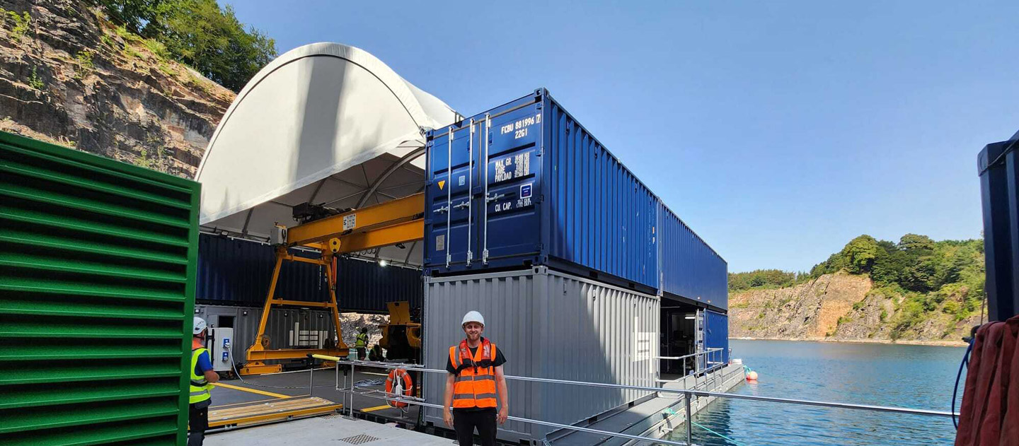 How do container canopies 